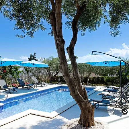 Apartment Semper - Heated Pool *