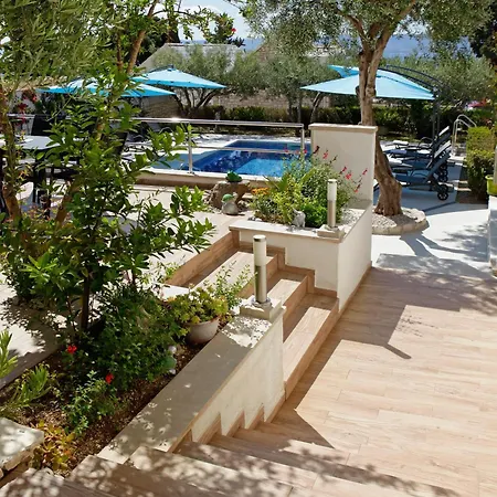 Apartment Semper - Heated Pool Bol