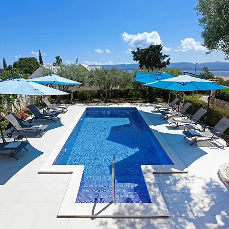 Apartment Semper - Heated Pool *