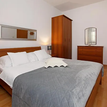 Apartment Semper - Heated Pool