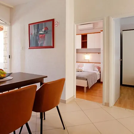 Apartment Semper - Heated Pool Bol