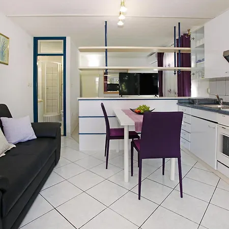 Apartment Semper - Heated Pool Bol