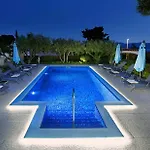 Semper - Heated Pool * Bol