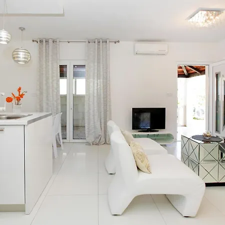 Semper - Heated Pool Appartement Bol