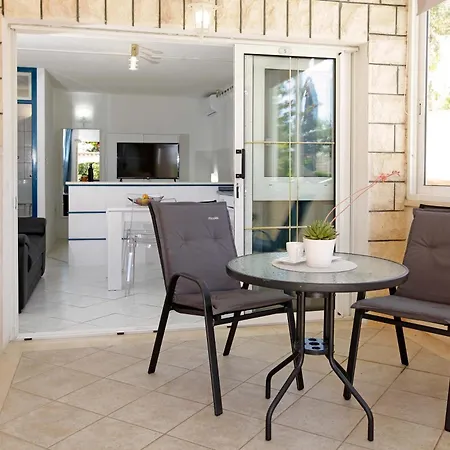 Semper - Heated Pool Appartement *